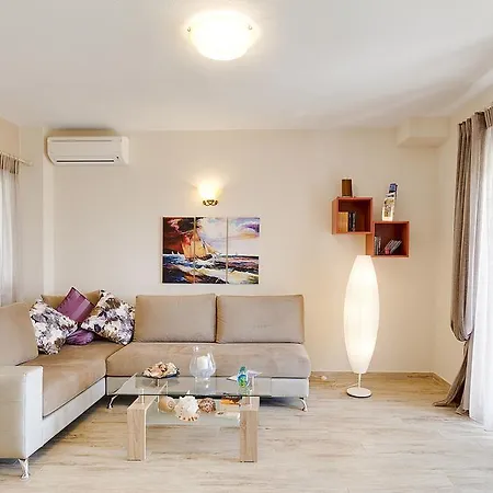 Villa Nefeli - Akti Salonikiou A *