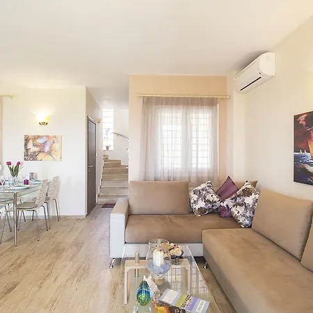 Nefeli - Akti Salonikiou A Villa *