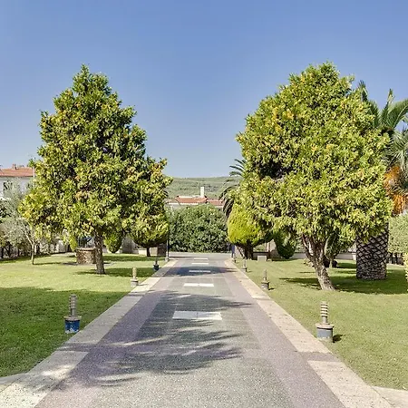 Villa Nefeli - Akti Salonikiou A *